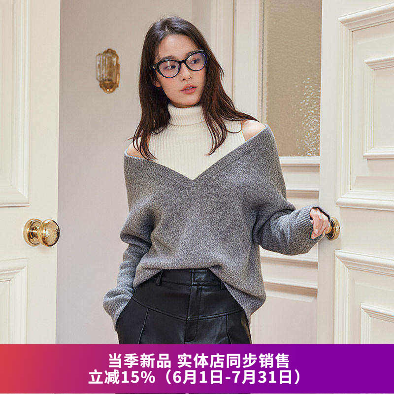 SOMSOM索玛 冬季新款纯色拼接露肩粗针高领毛衣宽松慵懒针织衫女