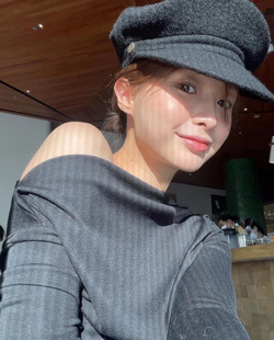 韩版ins博主fever同款黑色八奶韩系百搭简约版型好的鸭舌报童帽女