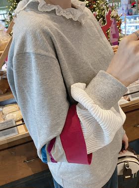 甜美蕾丝领百褶设计感浅灰色卫衣