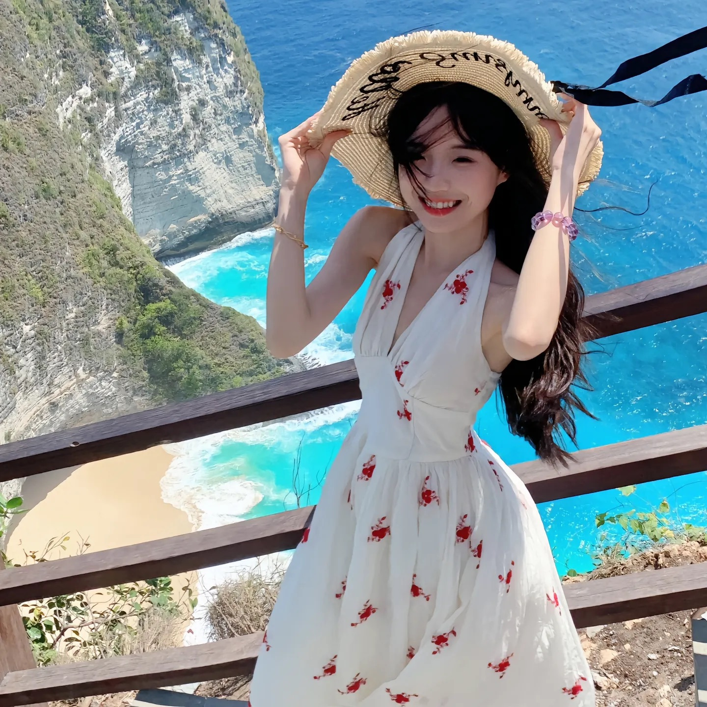 挂脖露背连衣裙女夏季气质长裙子