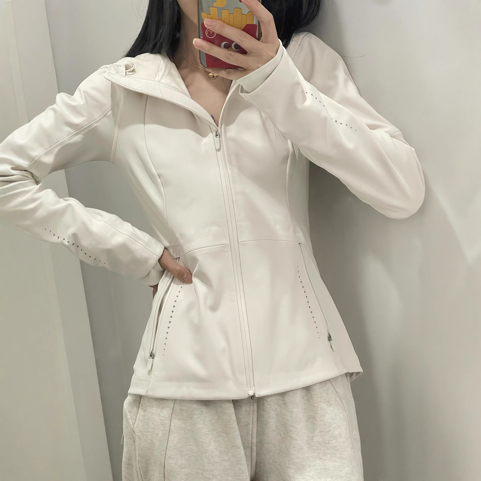 早秋修身软壳冲锋衣女款防风户外登山外套内胆秋季时尚上衣推荐