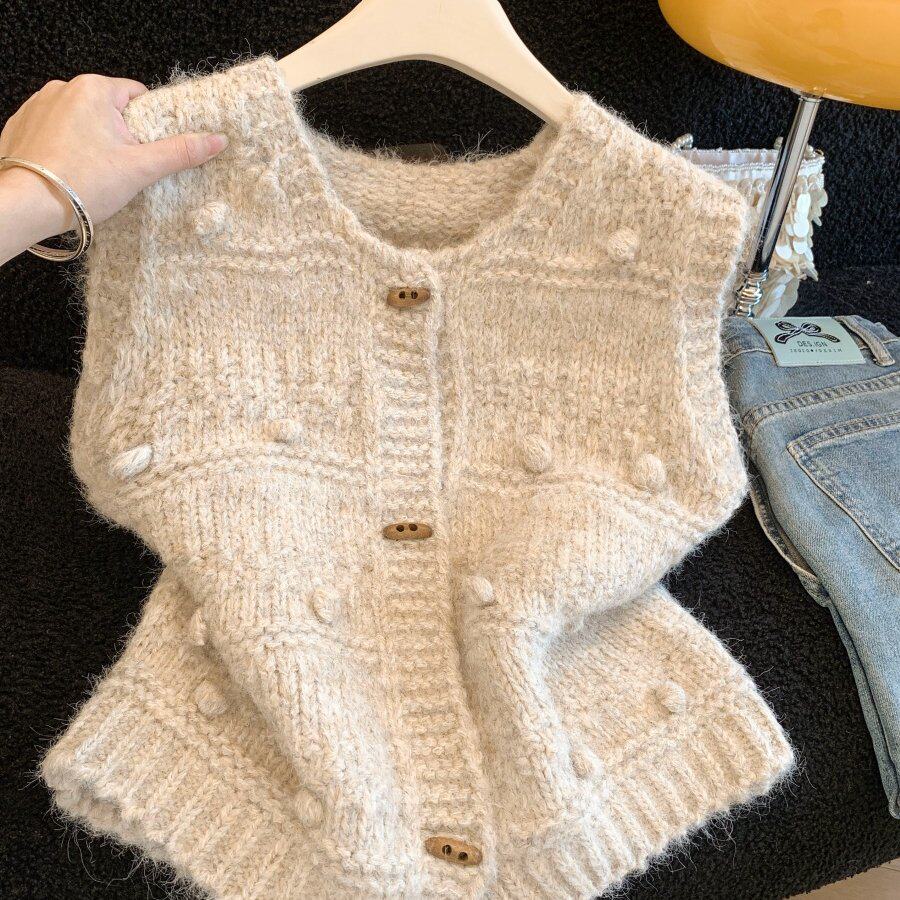 韩系高级感牛角扣针织开衫马甲女春季2026新款外搭叠穿显瘦上衣