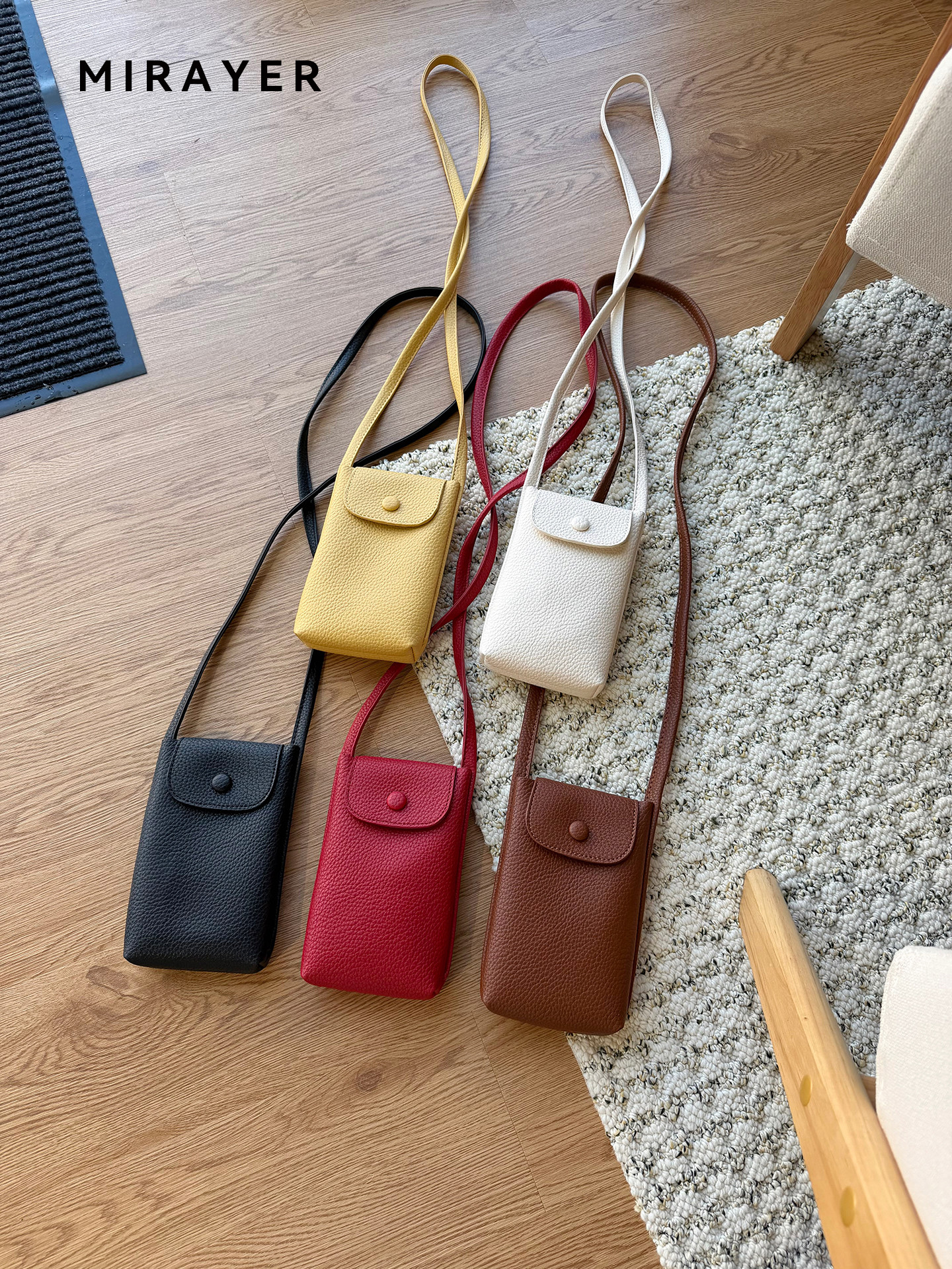 Vintage Style Red Phone Bag for Women, Versatile, Compact, Lightweight, Crossbody Bag, High-End 2026 New Mini Small Bag