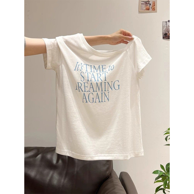 斜角肩露肩字母印花短袖t恤女