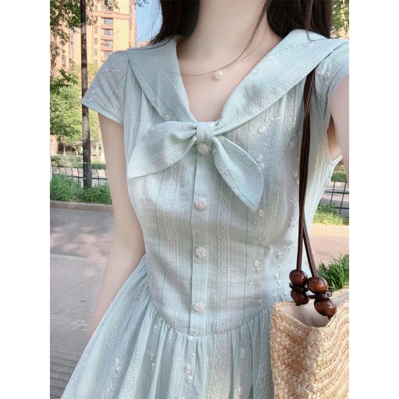 大方得体独特漂亮掐腰蓝色连衣裙