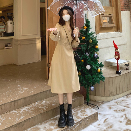 法式初恋茶歇长袖连衣裙女秋冬新款小众设计感收腰显瘦气质长裙子