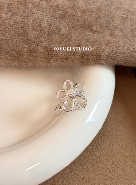 镂空珍珠花朵戒指女ins小众设计感开口可调节指环法式复古食指戒