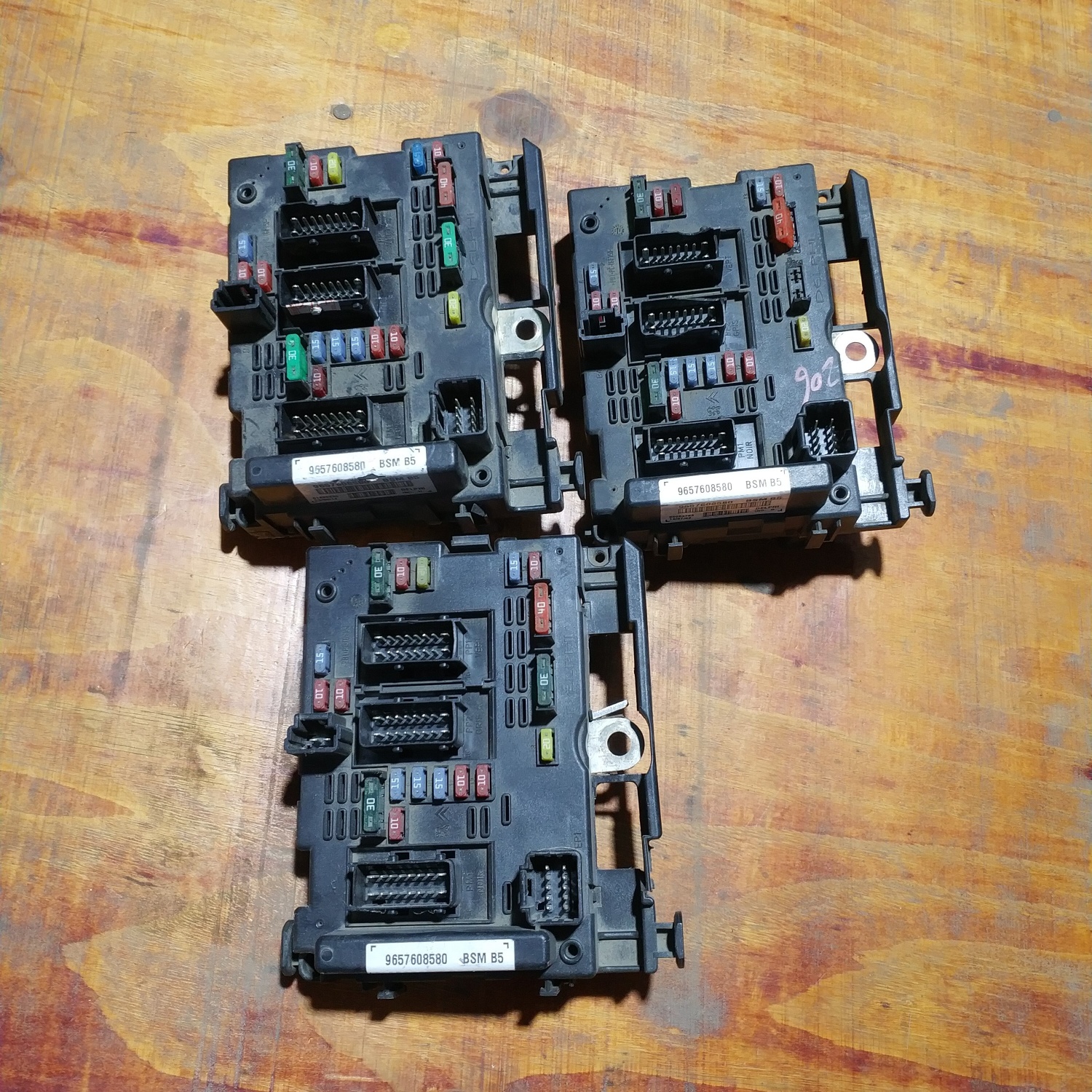 适用标致206/207/C2/307前机舱保险丝盒BSM B3 B4 B5 9657608580