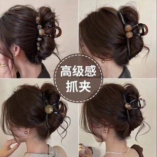 高级感咖色珍珠抓夹女士2026新款发量多发夹后脑勺鲨鱼夹气质发卡