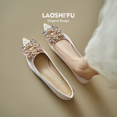 2025春季新款尖头水钻低跟单鞋子