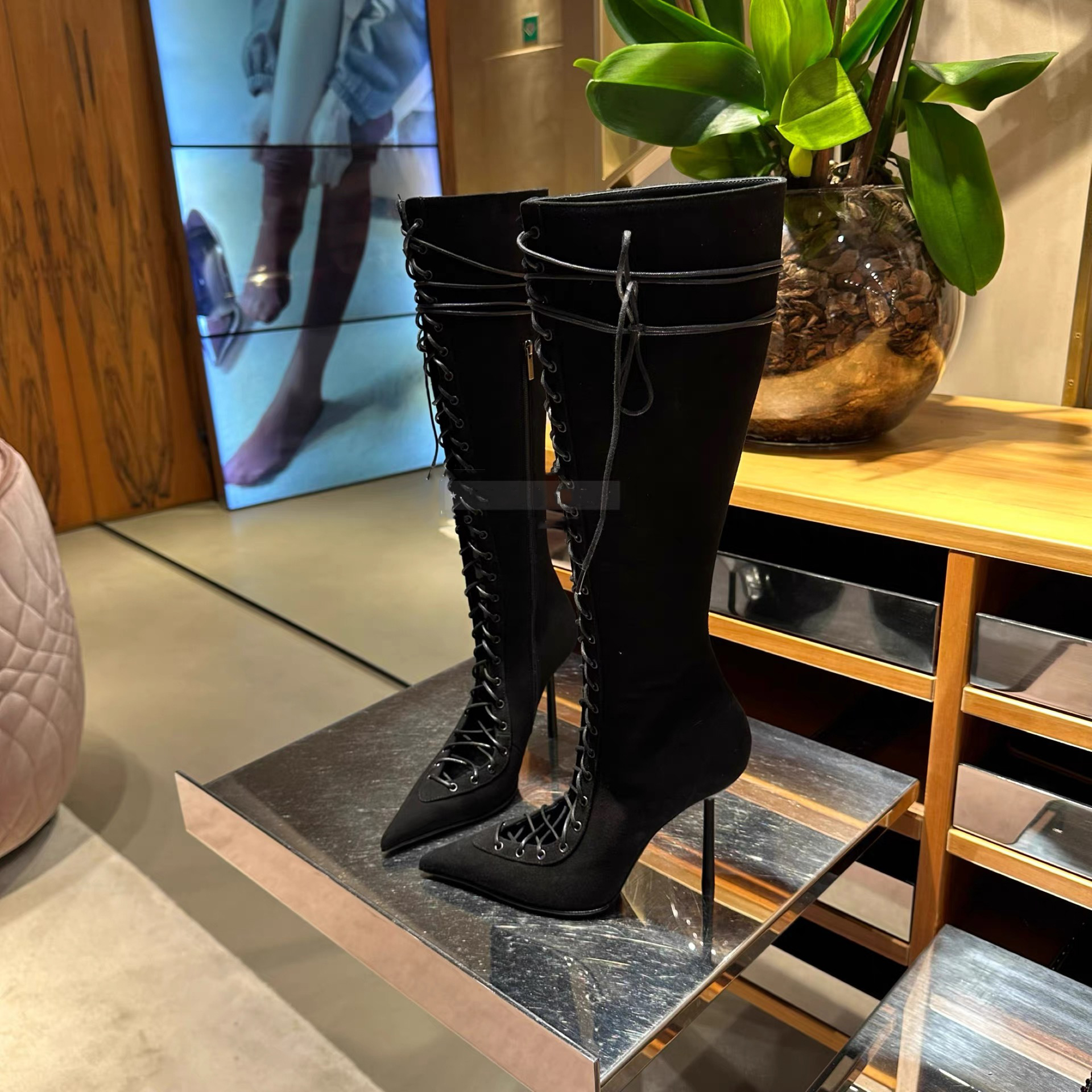 欧美风黑色辣妹绑带时装靴