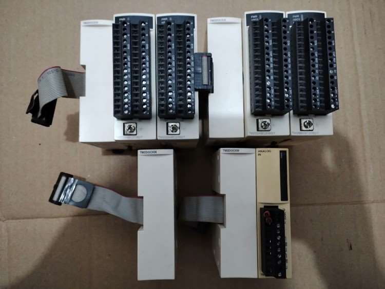 施耐德PLC模块TM2DOCKN/TM2AMI2HT/