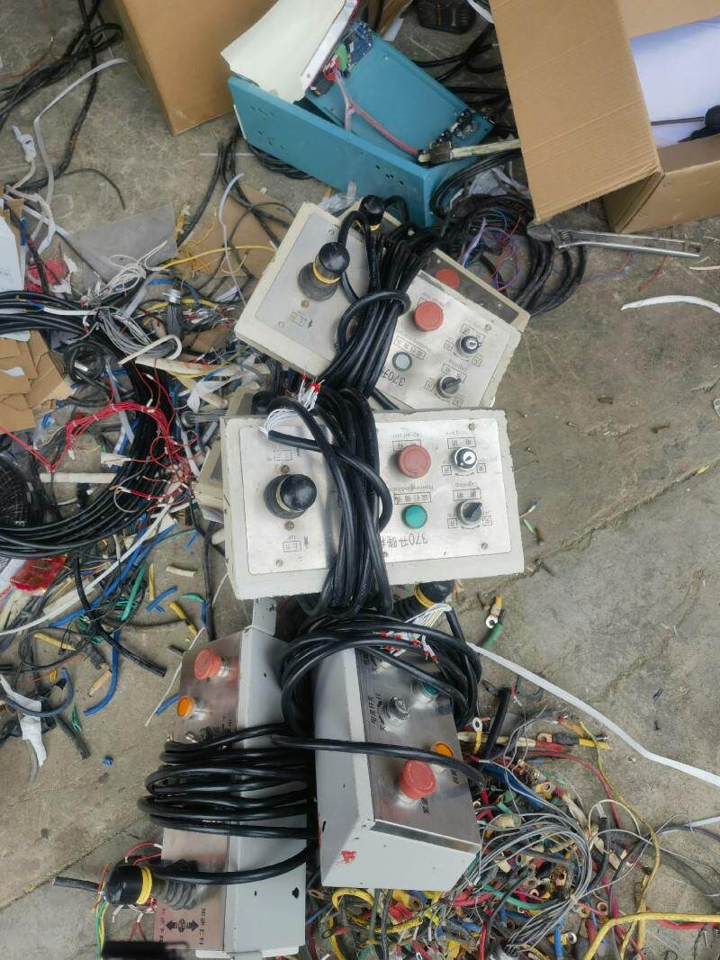 拆机19年一套,只有1套,下手快的就有.带操作台电阻箱,其他