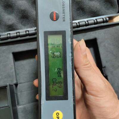 GLOSSMETER 光泽度仪 厂里出来，开机如图，不配电池(议价）