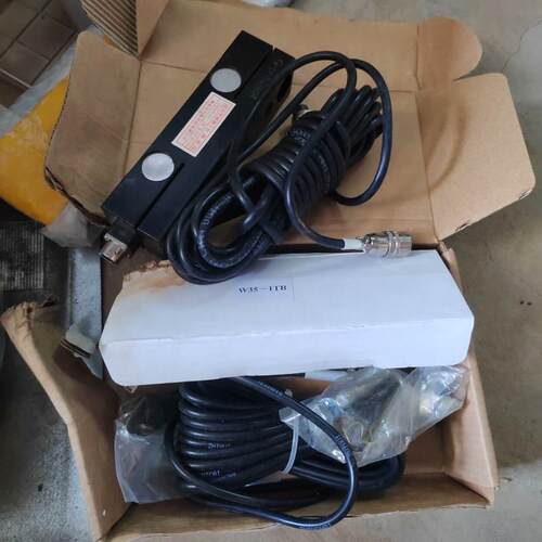 三菱电梯压力传感器型号Z4C04-01未安装未用工程剩余