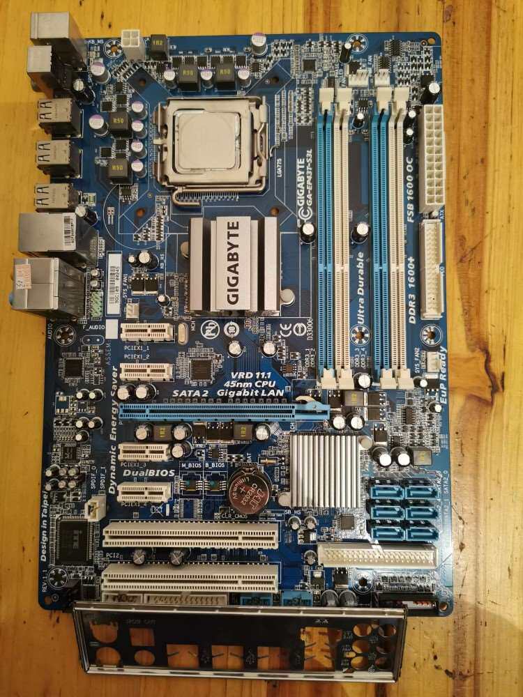 拆机技嘉P43T-S3L+Q8200四核处理器板子支持