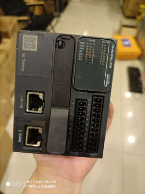 施耐德TM221M16T可编程控制,实物图
