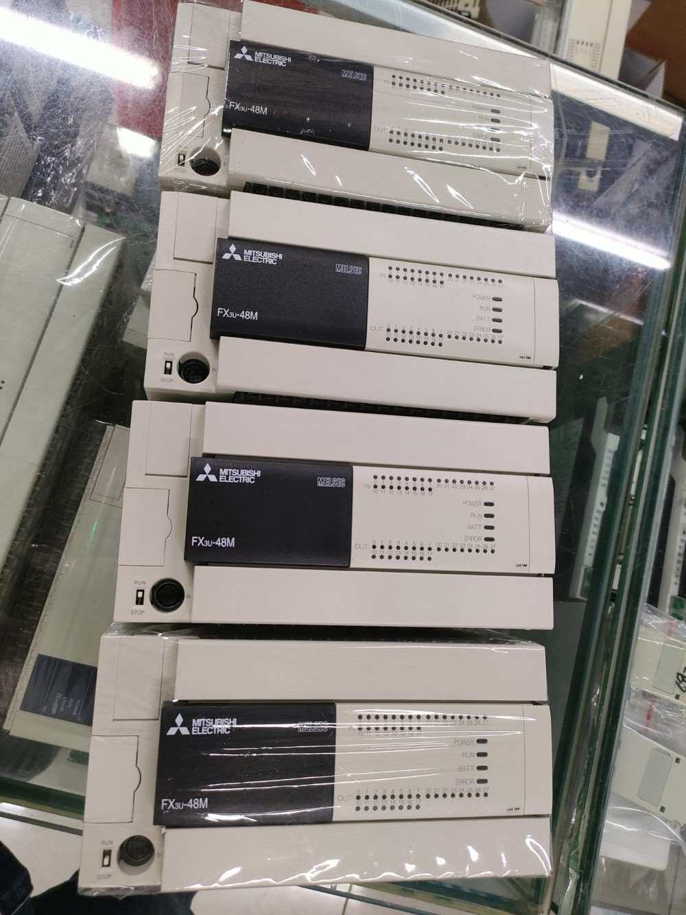 三菱PLC,FX3U-48MT,成色九成新以上,没有换过外壳