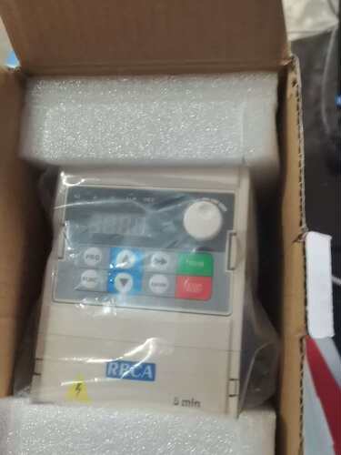 罗宾康4kW变频器型号M300-4T0004G/5