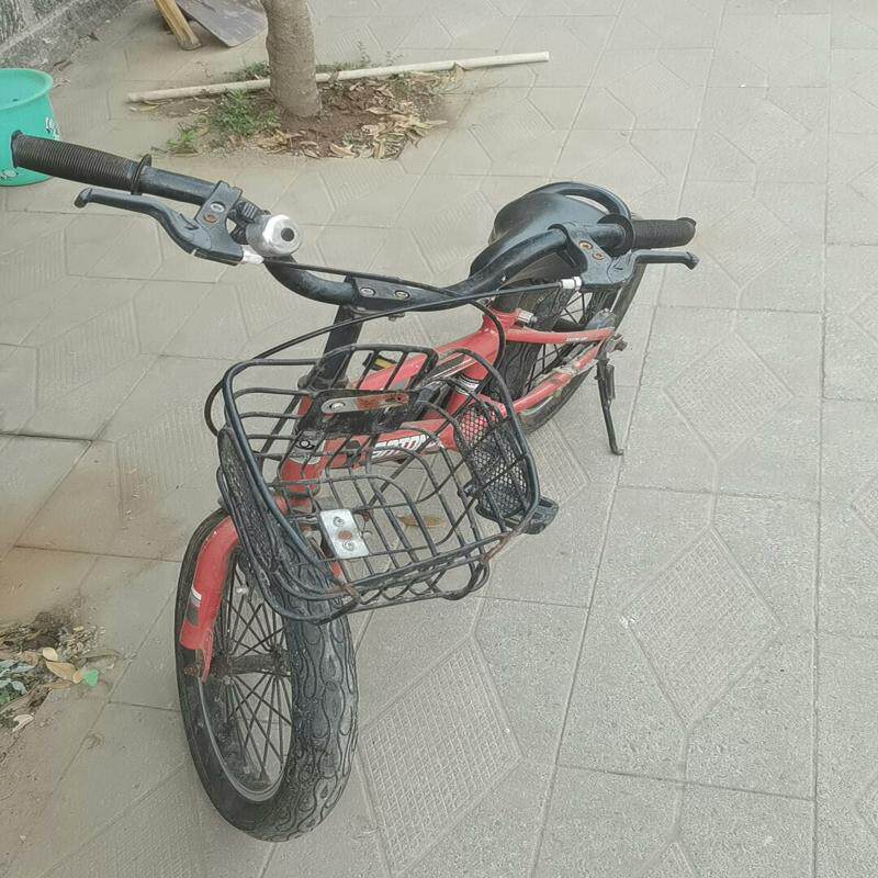 闲置二手童车   小孩五六岁时候买的   有2年了 (询价）