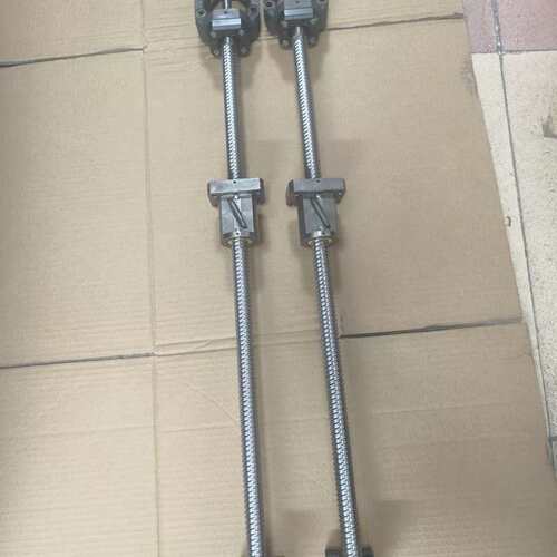 2020 日本TSUBAKI滚珠丝杆，有效行程550mm，总(议价）