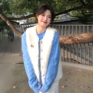 小众蓝色甜美风穿搭一整套毛茸茸马甲开衫叠穿蓝色圆领麻花毛衣