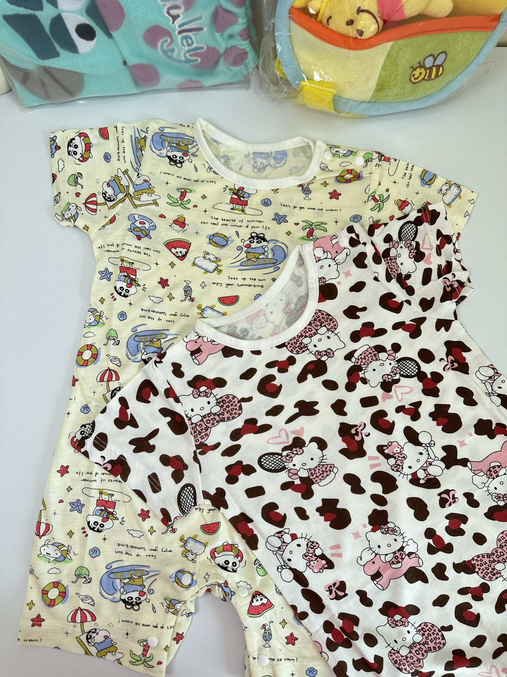 短爬蜡笔小新kt73-80-90-100码童装连体爬服短袖爬服梭织面料