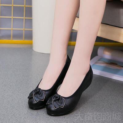 正品大码头层牛软底妈妈鞋皮春秋季平底舒适滑单女鞋中老年防真皮