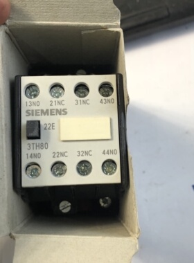 3TH8022-0XQ0 ; 3TH8022-0X  AC380V 库存就1个包邮顺丰