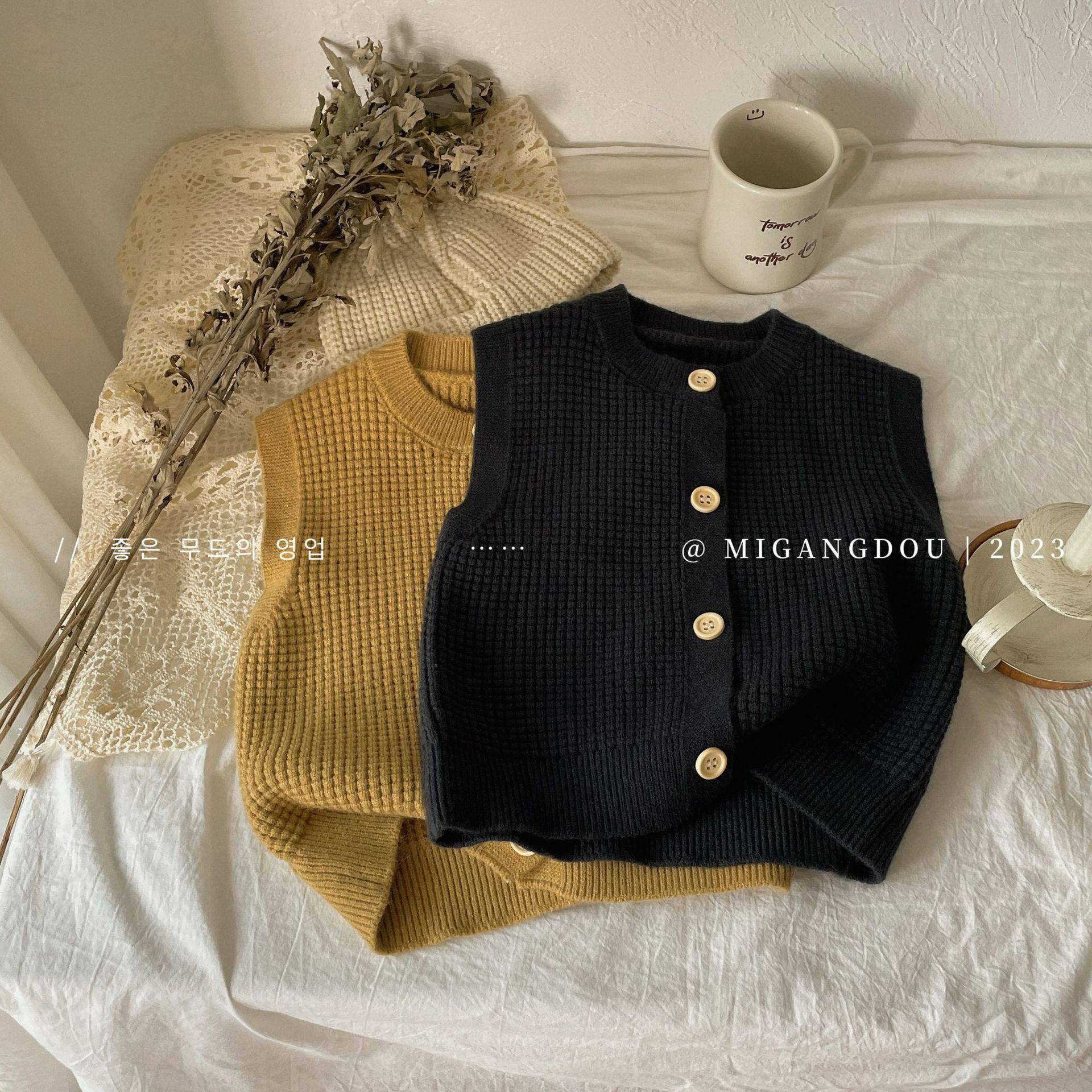 韩版童装2026春秋新款男女童纯色马甲背心中小童无袖针织毛衣开衫