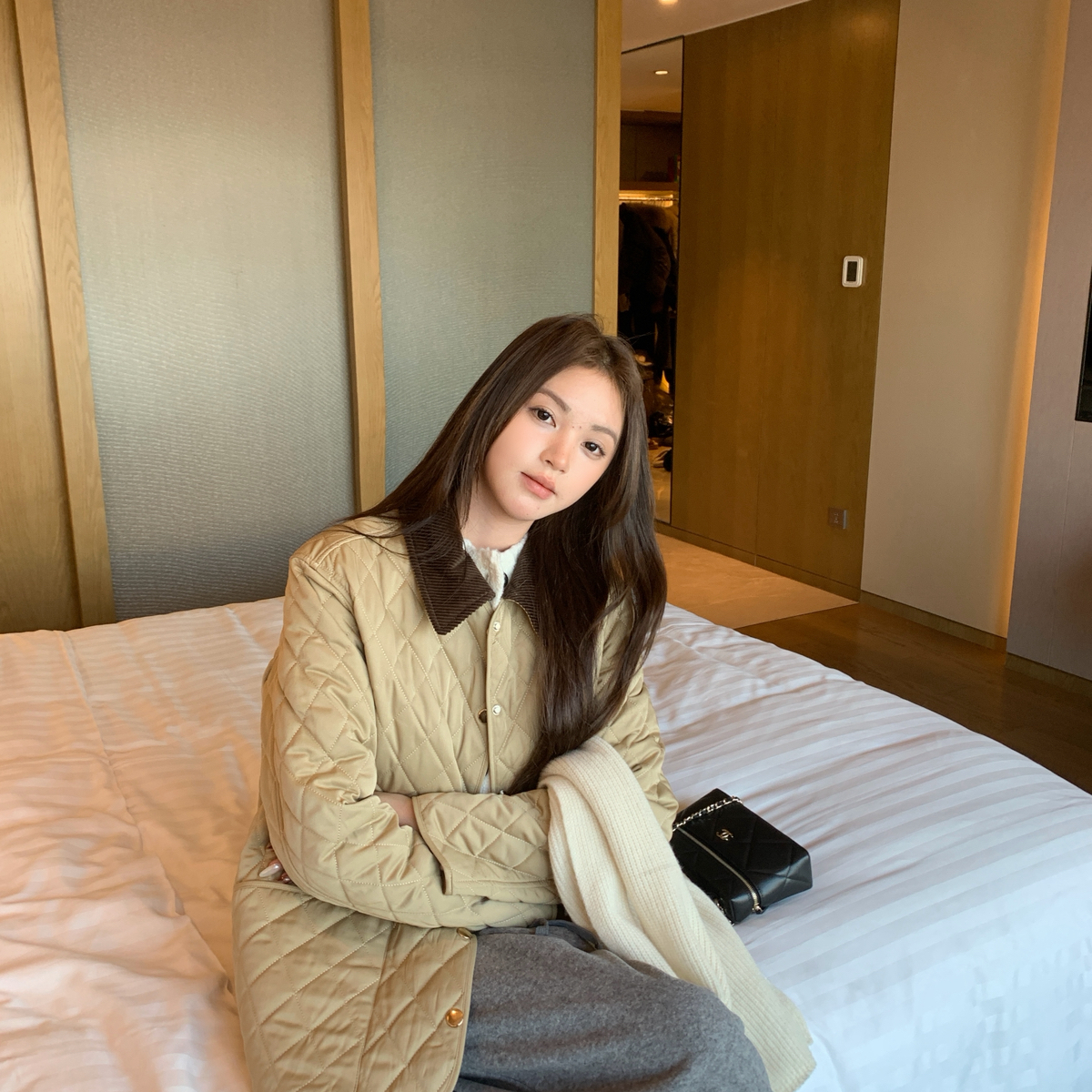 白鸭绒复古来袭翻领保暖羽绒服外套(充绒量250g)