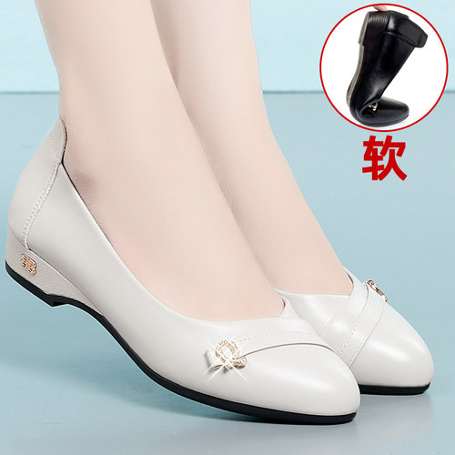 妈妈鞋真皮软底平跟女士皮鞋新款