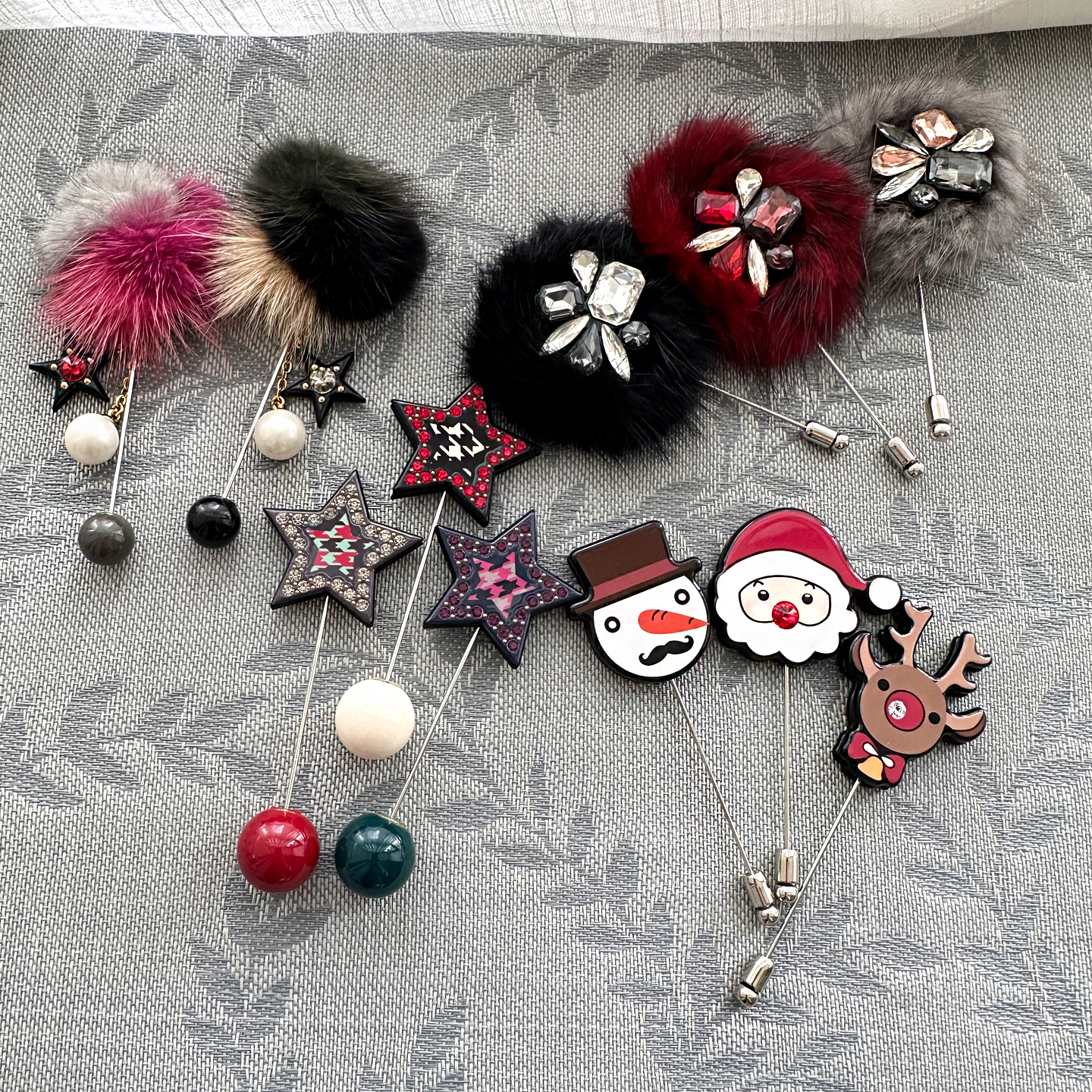 韩国AZNAVOUR/GRAIN de BEAUTE 百搭时尚 圣诞毛球胸针别针胸花