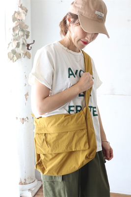 earthmade单肩斜挎包洗水处理