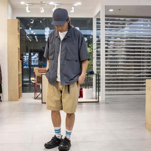 WILDTHINGS尖领日系兜袋面料外套