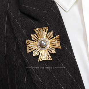 金色十字架胸针高档复古宫廷西装外套领针灰珍珠闪钻装饰别针男女