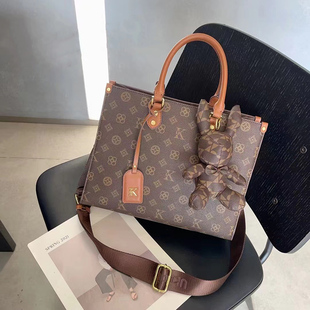 优库迪斯UK包包女士2025新款多隔层托特包棕色大号宽肩带老花手提