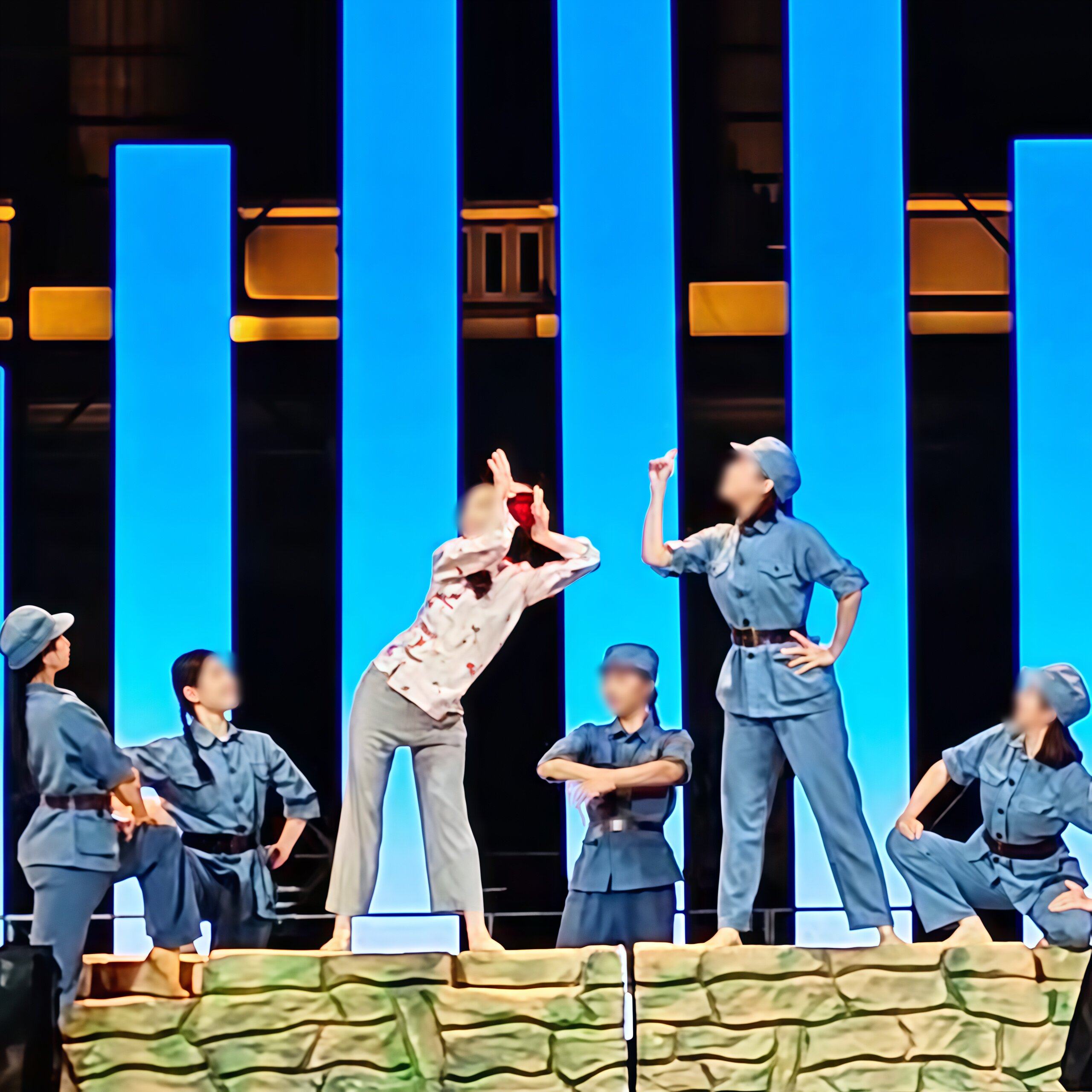 舞优伶《战地上花别样红》专业定制女子群舞军装蓝色现代舞演出服