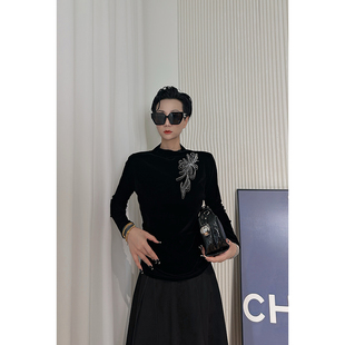 Dan T恤女 黑色明线刺绣丝绒长袖