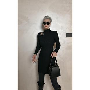 修身 针织连衣裙女 半高领小黑裙子 镂空钉珠长袖 Dan
