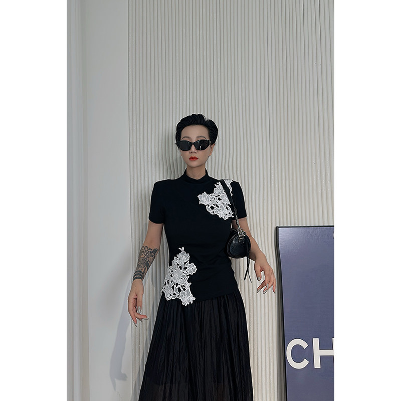 Dan Dan 黑色白花拼接短袖T恤女