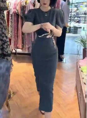 22677大爱美依缘2026夏季新款韩版连衣裙修身显瘦开叉中长款女裙