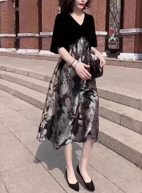 24153大爱美依缘春夏新款时尚V领五分袖拼接印花遮肉连衣裙女