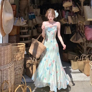 多巴胺碎花吊带连衣裙女夏丁达尔大理洱海海边度假气质长款鱼尾裙