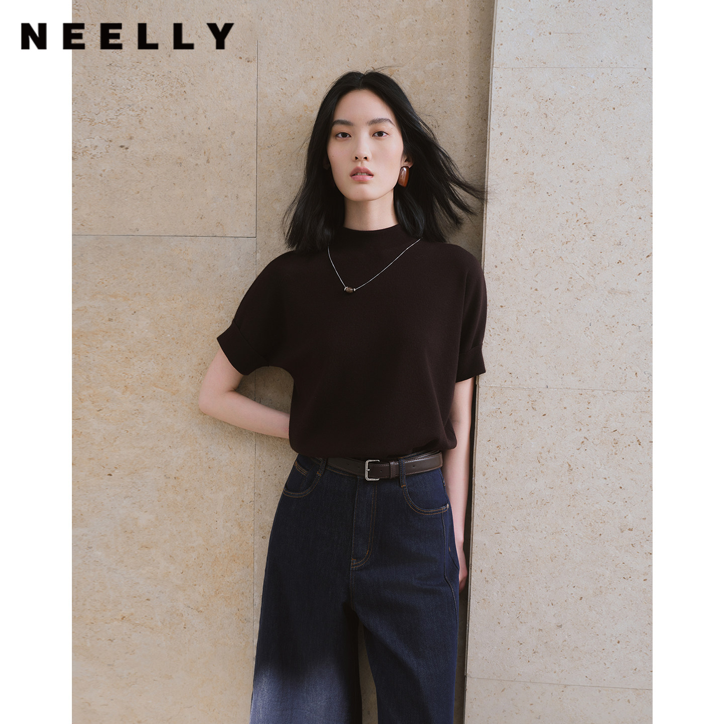 NEELLY纳俪商场同款秋新款半高领卷边针织短袖女百搭纯色气质小衫