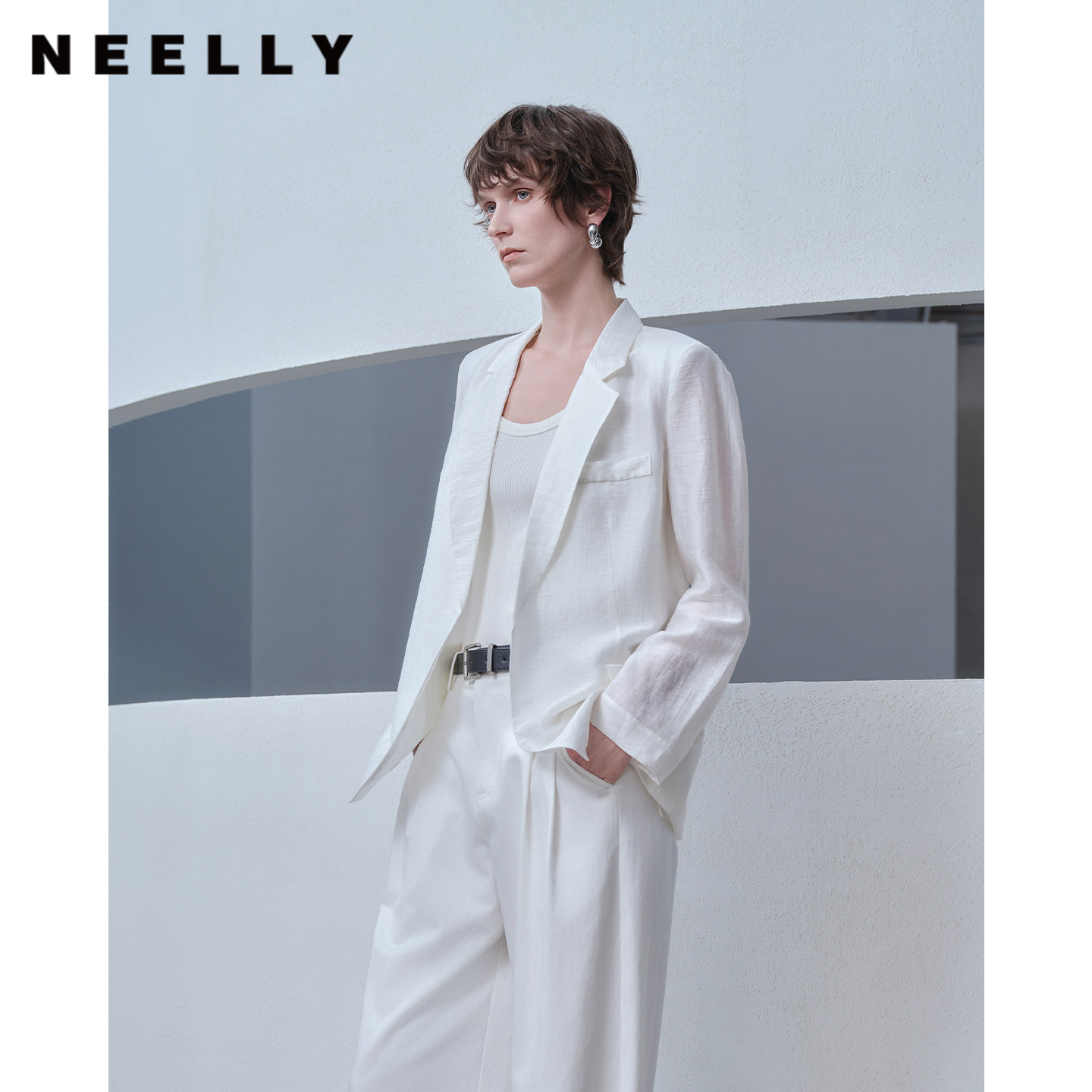 NEELLY纳俪商场同款夏新款简约宽松翻领白西装女气质休闲透气外套