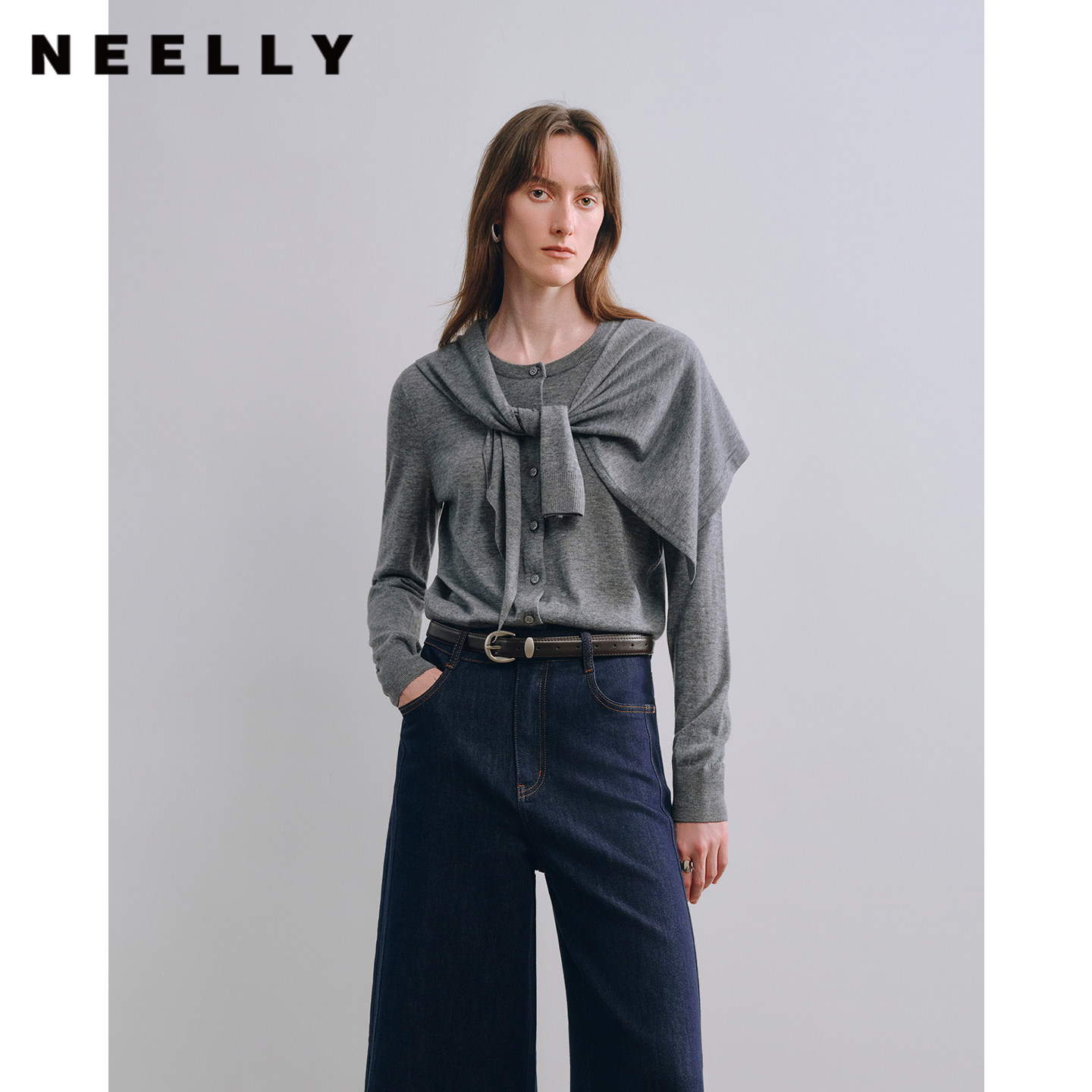 NEELLY纳俪商场同款秋季新款圆领披肩式针织开衫女设计感亲肤上衣