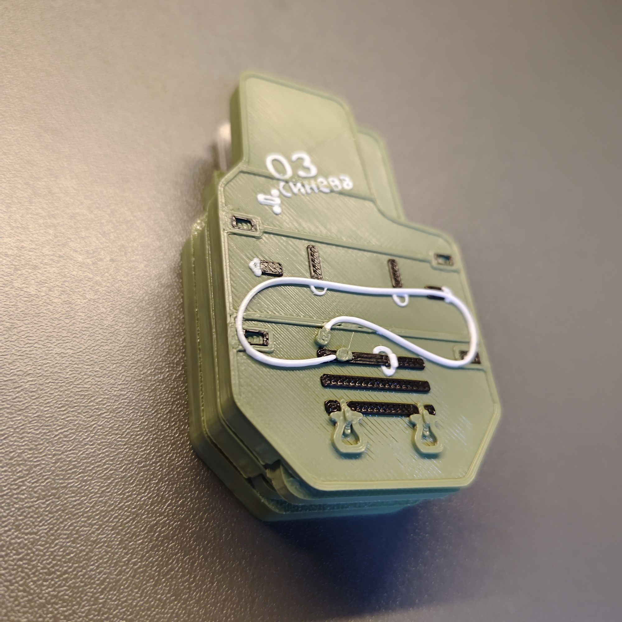 三角洲行动游戏周边模型半自动变形盾牌打印磁吸玩具挂件装饰钥匙