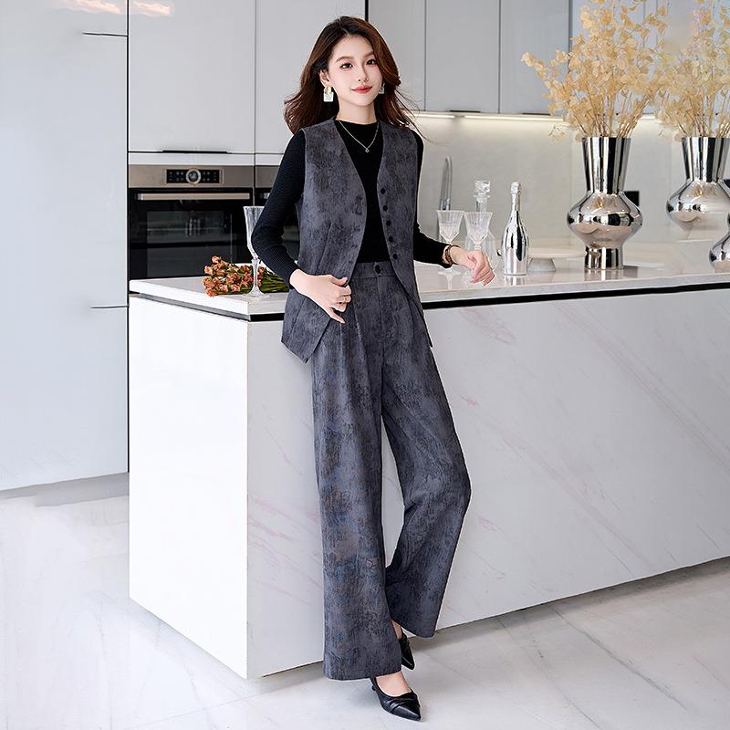 HR994时尚套装女秋新9腿款今年流衫行洋气马甲打底显瘦阔裤三件套