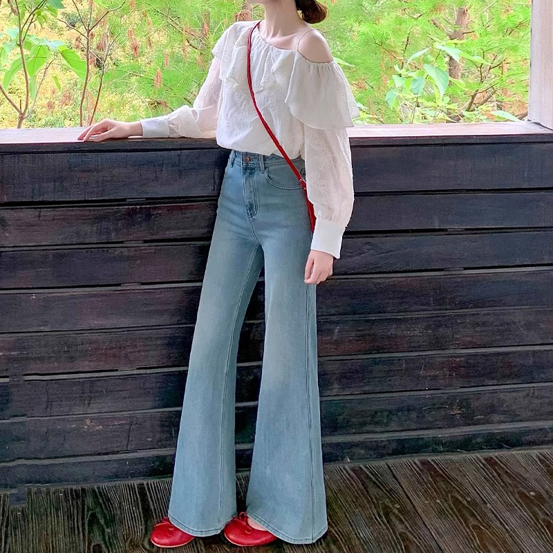 浅色不贴腿微喇牛仔裤女夏季